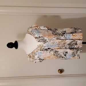 EUC Tribal SZ M/M Tropical Pattern with Tuxedo Pleats Front and Back